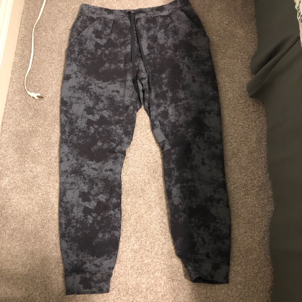 Lululemon Men’s L joggers